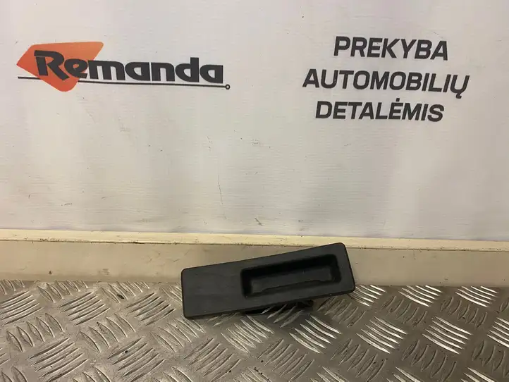 BMW 3 F30 F35 F31 (2012 - 2018) 51247368752 Ручка крышки багажника — фото 1