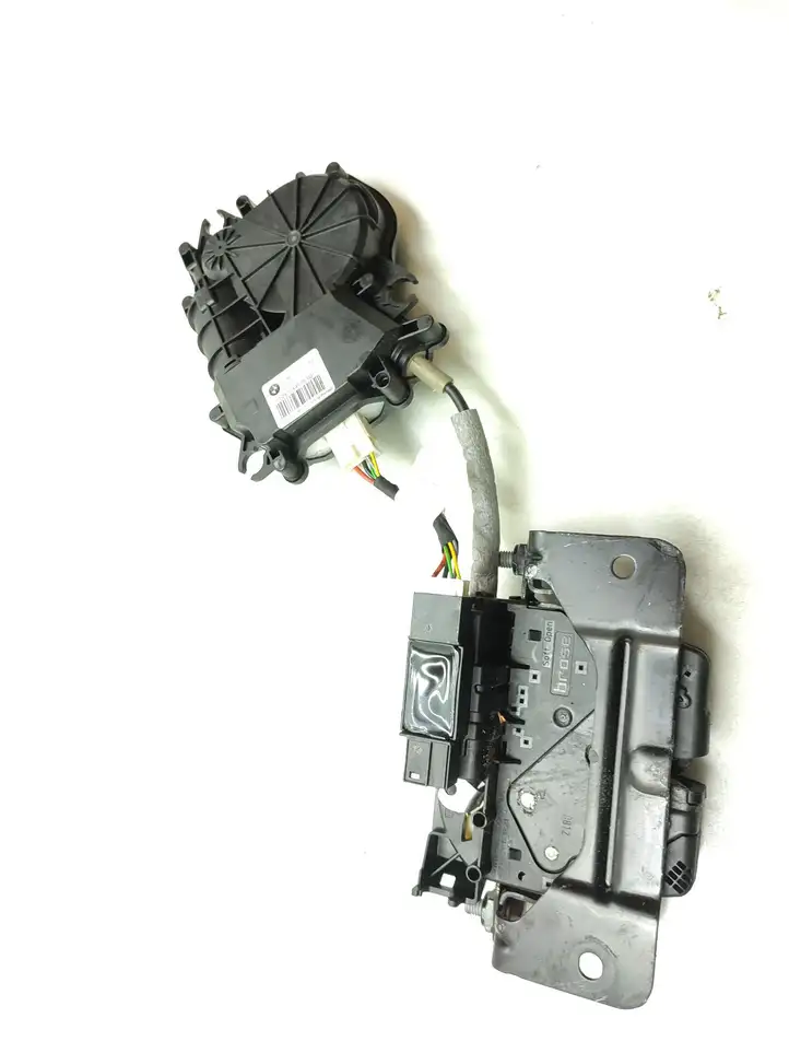 BMW X3 F25 (2010 - 2017) 7249578 Доводчик крышки багажника — фото 3