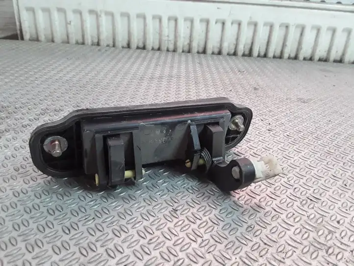 Mazda MPV (1999 - 2006) Ручка крышки багажника — фото 2