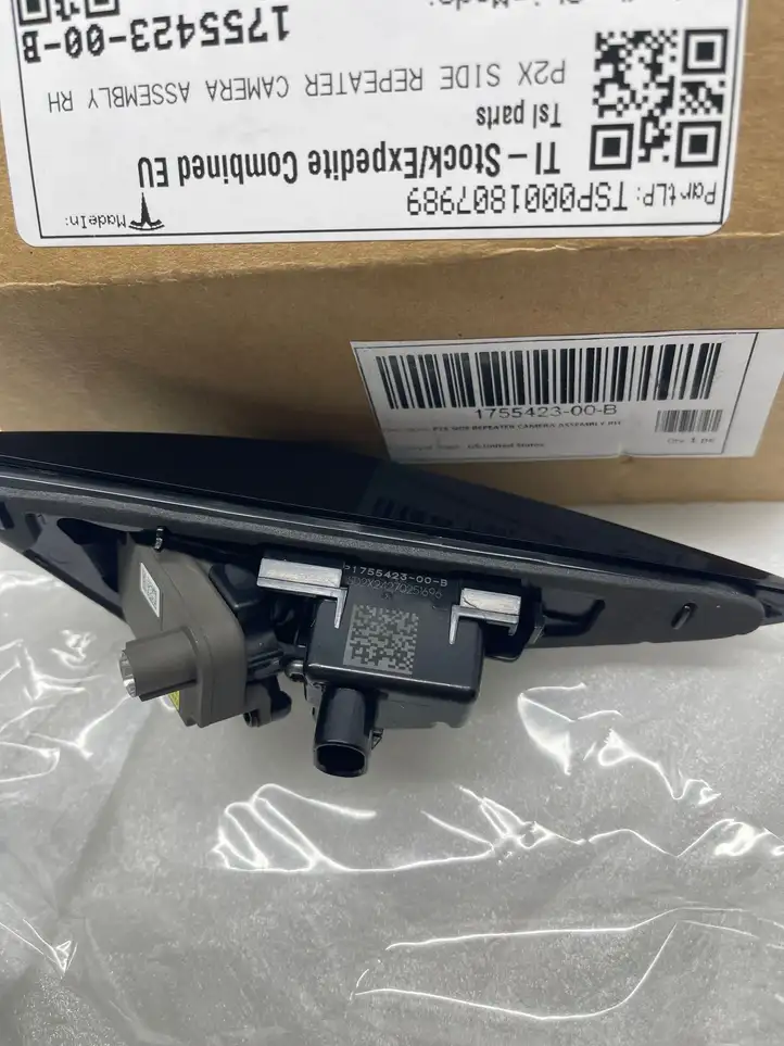 Tesla Model X (2021 - ) 175542300B Боковая камера в крыле — фото 6