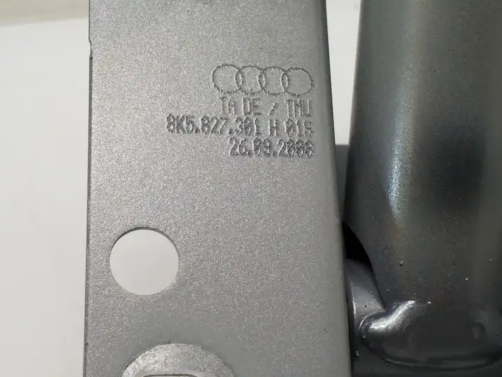 Audi A4 S4 B8 8K (2007 - 2011) 8K5827301H Петли крышки багажника — фото 8