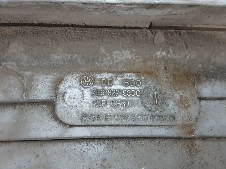 Volkswagen Touareg I (2002 - 2010) 7L6827933C Спойлер заднего стекла — фото 2