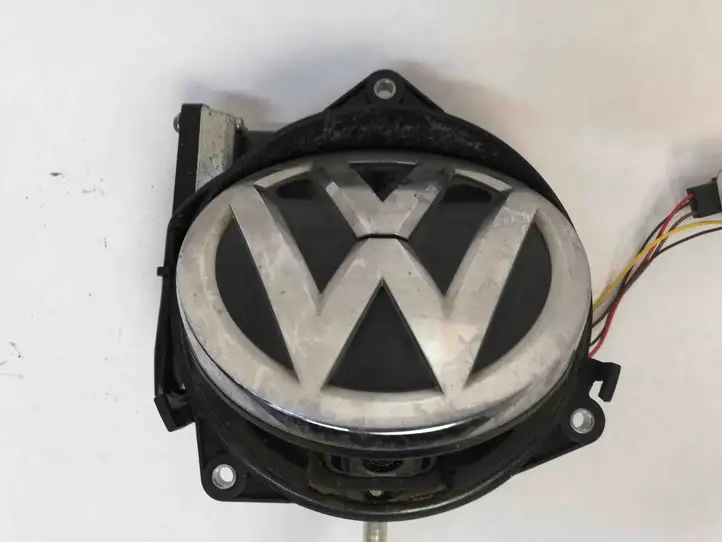 Volkswagen Golf VII (2013 - 2019) 5G0827469E Камера заднего вида в бампере — фото 3