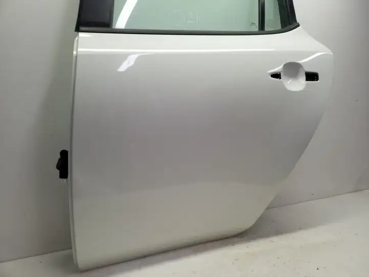 Nissan Leaf I (ZE0) (2010 - 2017) Задняя дверь — фото 9