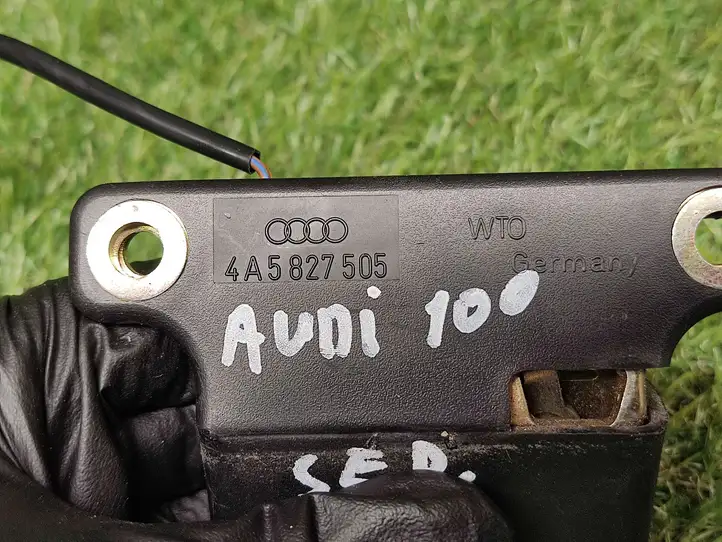 Audi A8 S8 D2 4D (1999 - 2002) 4A5827505 Замок крышки багажника — фото 3
