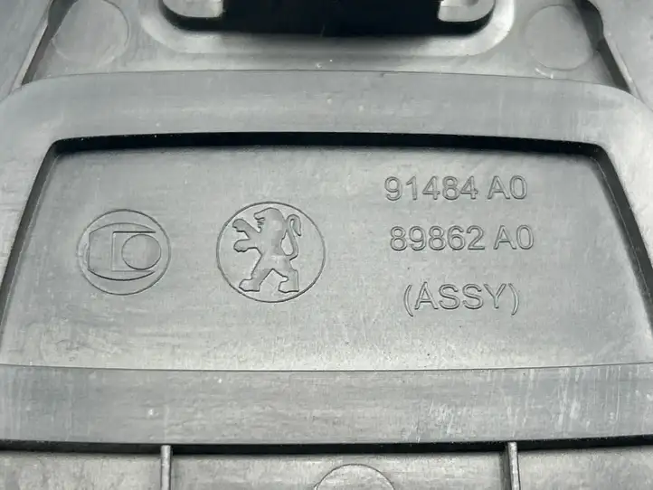 Peugeot 508 (2010 - 2014) 91484A0 Держатель аварийного знака — фото 5