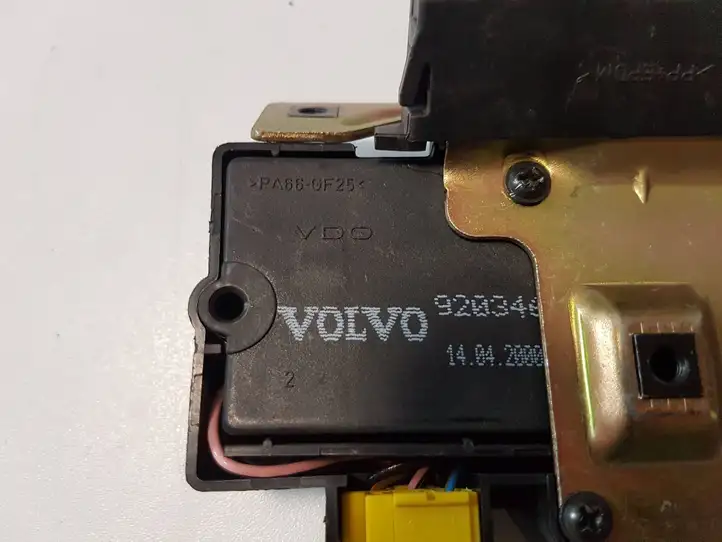 Volvo S80 (1998 - 2004) 9203463 Замок крышки багажника — фото 5