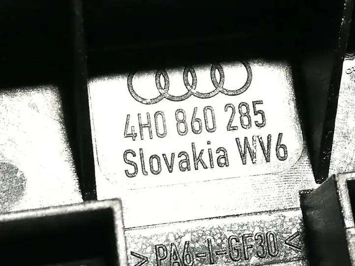 Audi A8 S8 D4 4H (2010 - 2014) 4H0860285 Держатель аварийного знака — фото 4