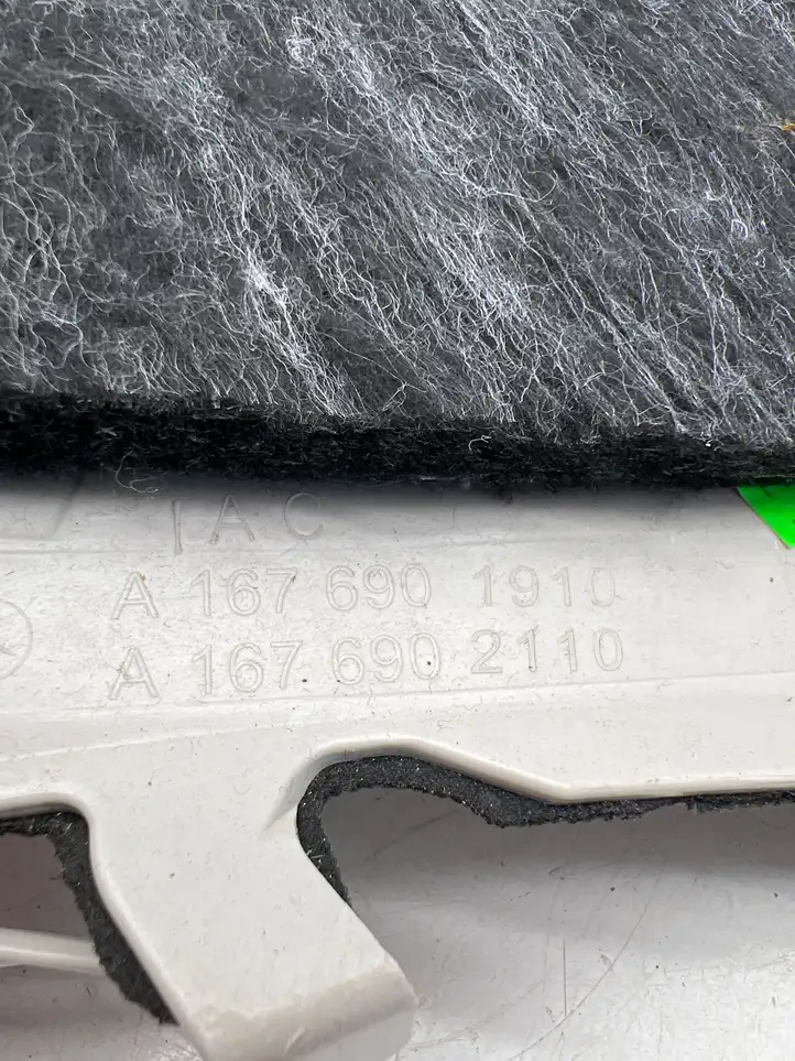 Mercedes-Benz GLE W167 (2019 - ) A1676901910 Верхняя обшивка стойки D — фото 6