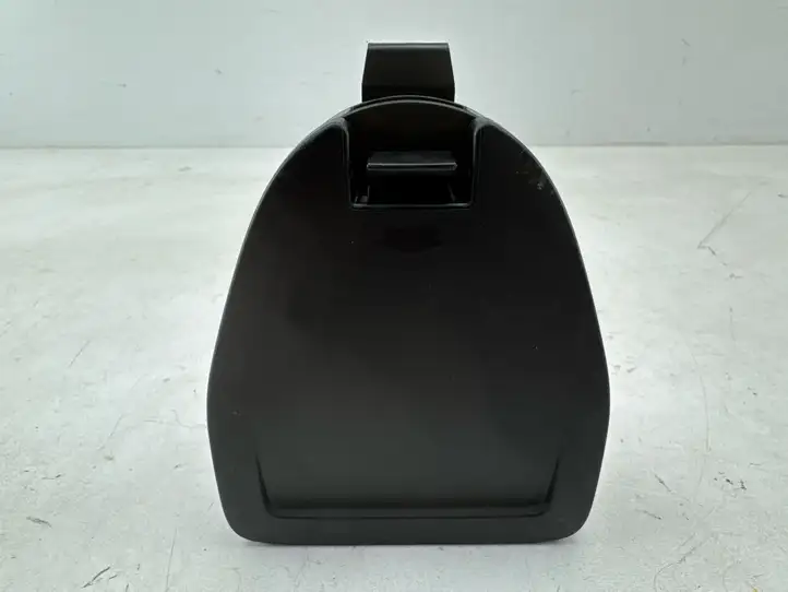 Audi A3/S3 8Y (2020 - ) 8W0860285 Держатель аварийного знака — фото 1