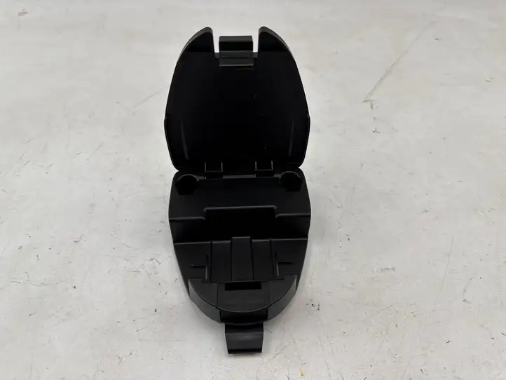 Audi A3/S3 8Y (2020 - ) 8W0860285 Держатель аварийного знака — фото 6