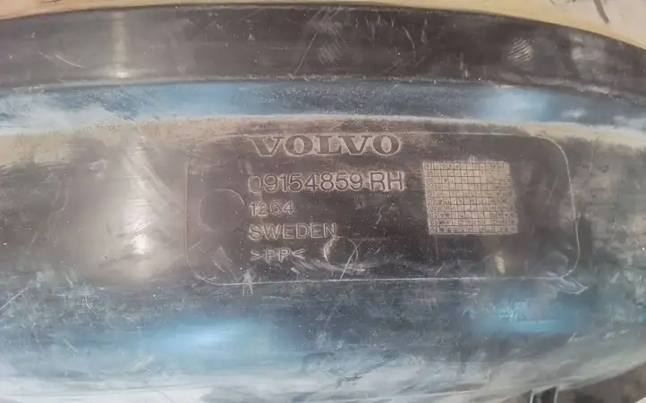 Volvo S80 (1998 - 2004)  09154859 Задний подкрылок