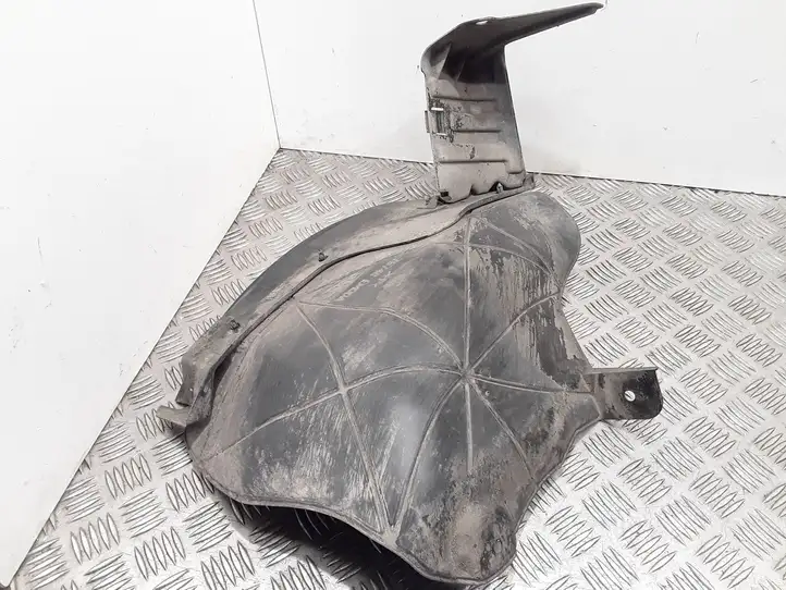 Nissan Tiida C11 (2004 - 2011)  76748EM00A Задний подкрылок