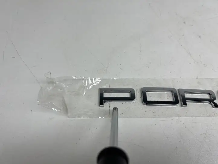 Porsche Panamera (2013 - 2016)   Значок производителя / буквы модели