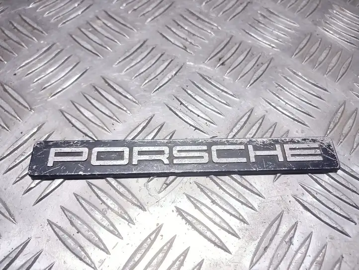 Porsche Cayenne (9PA) (2002 - 2010) Эмблема производителя — фото 1