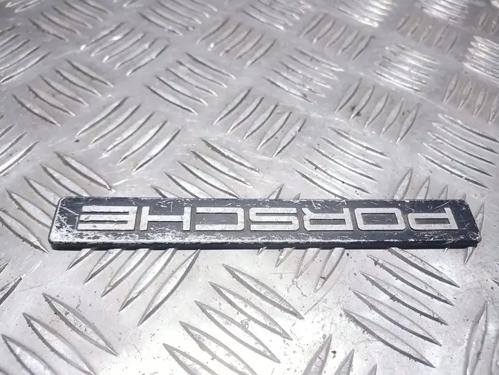 Porsche Cayenne (9PA) (2002 - 2010) Эмблема производителя — фото 3