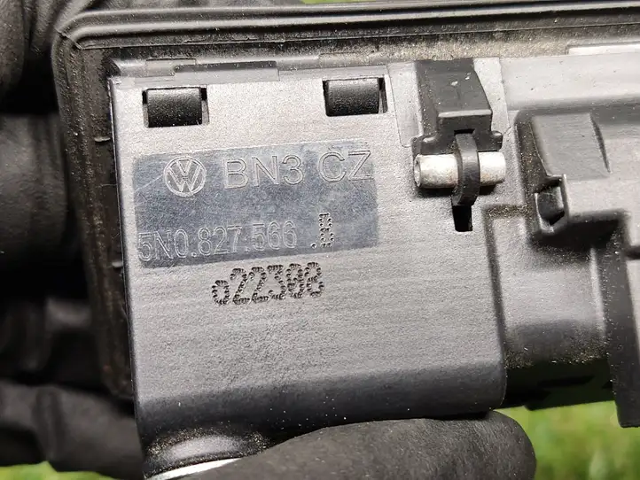 Audi A4 S4 B8 8K (2007 - 2011) 5N0827566B Ручка крышки багажника — фото 2
