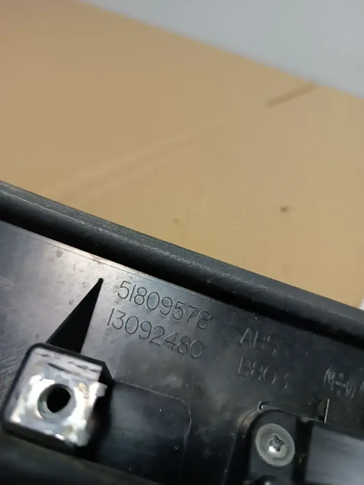 Lancia Delta (2008 - 2014)  51809576 Освещение номера