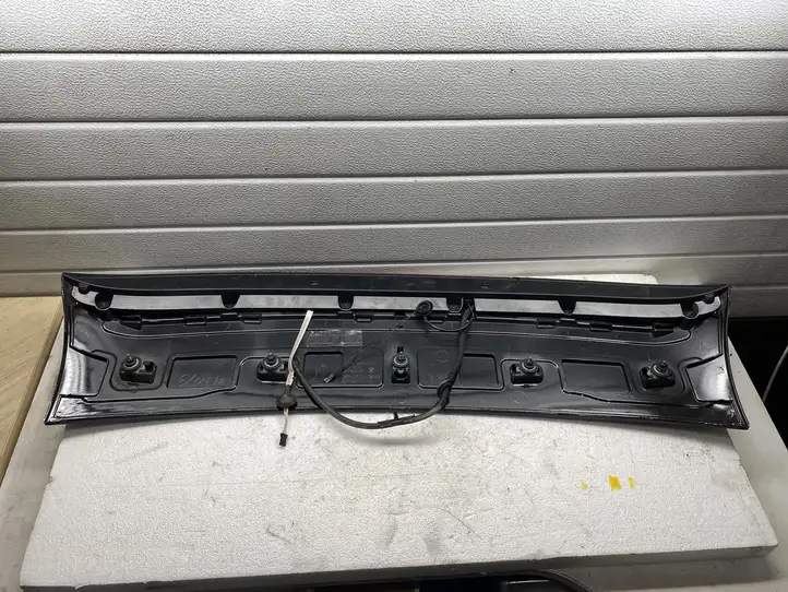 BMW i3 (2013 - ) 7305042 Спойлер заднего стекла — фото 3