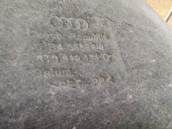 Audi A5 (2007 - 2011)  8T0810171C Задний подкрылок