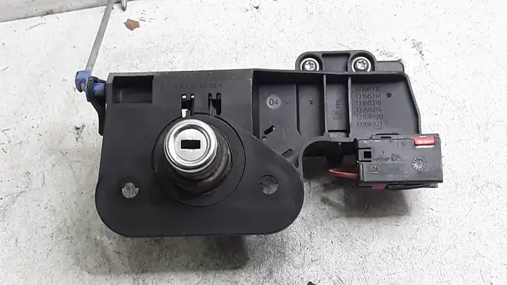 Opel Meriva A (2002 - 2006) 13168317 Замок крышки багажника — фото 1