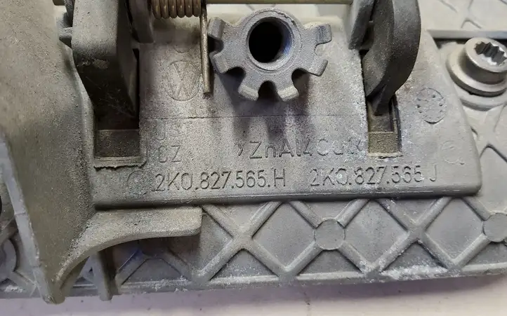 Volkswagen Caddy (2004 - 2010) 2K0827265H Ручка крышки багажника — фото 4