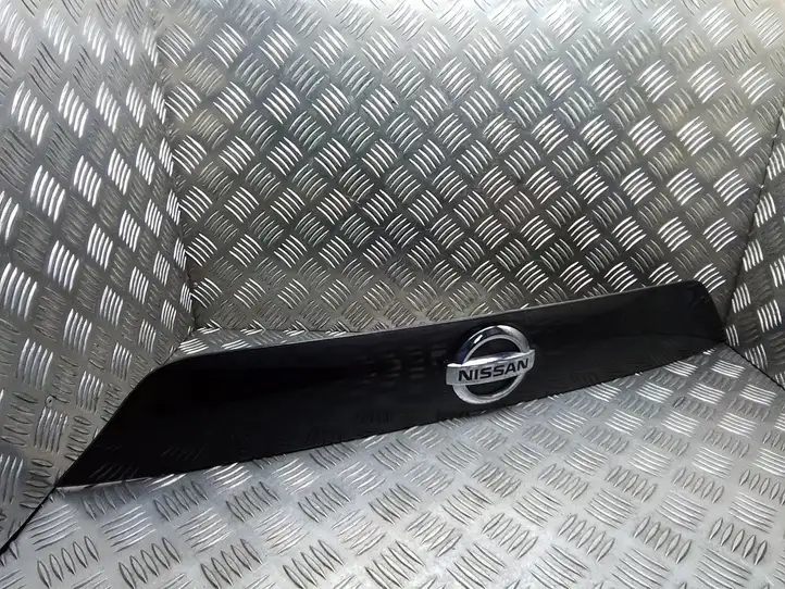 Nissan Qashqai (2013 - 2017) 908104ESXX Подсветка номера — фото 1
