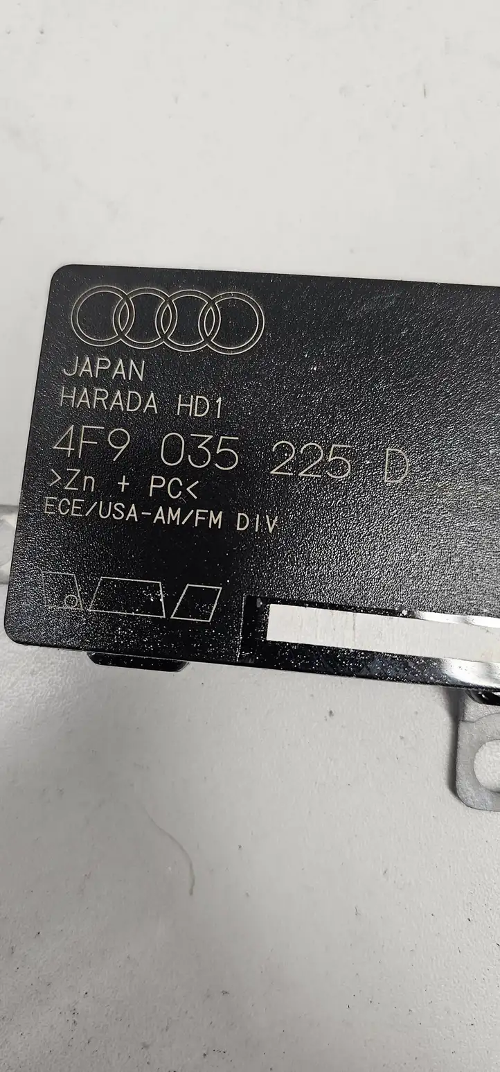 Audi A6 S6 C6 4F (2004 - 2008) 4F9035225D Усилитель антенны — фото 4