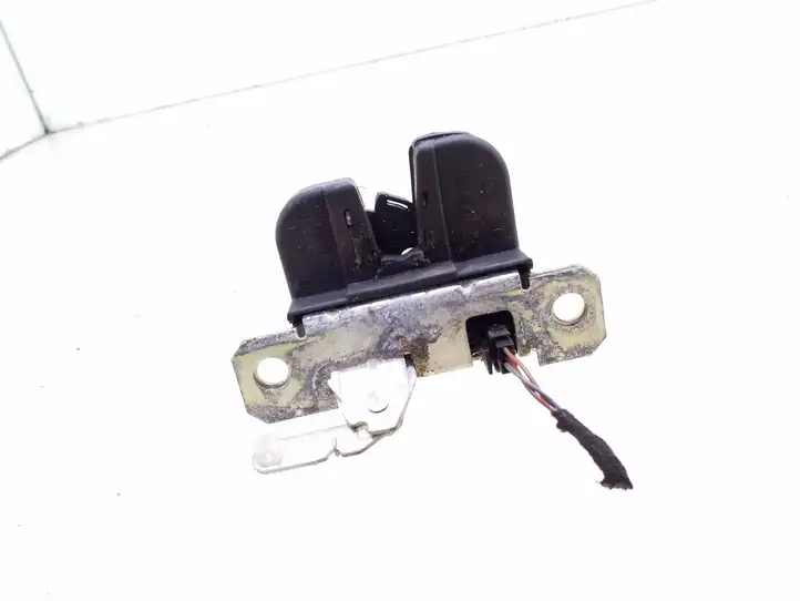 Seat Ibiza III (6L) (2002 - 2008) 6L6827505A Замок крышки багажника — фото 2