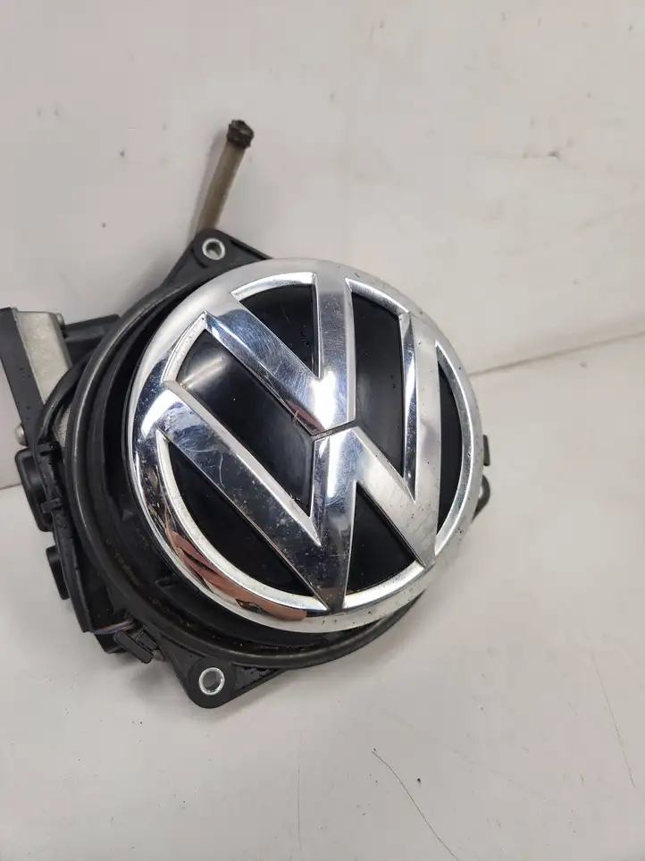 Volkswagen PASSAT B8 (2015 - ) 3G0827469AQ Ручка багажника с камерой — фото 1