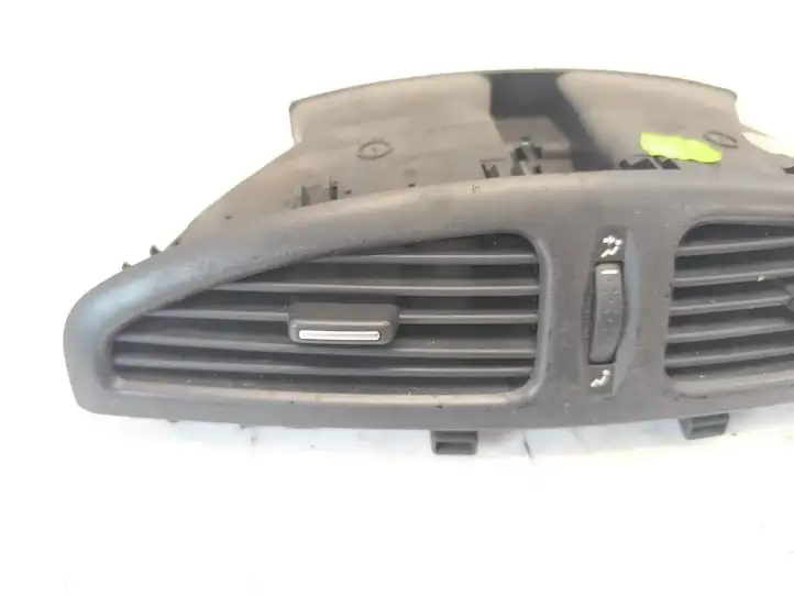 Renault Laguna II (2005 - 2007) 5547001 Центральный воздушный дефлектор — фото 3
