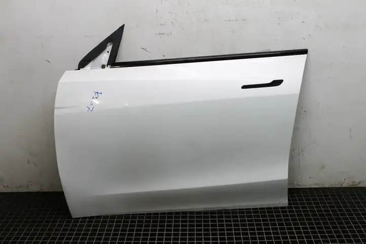 Tesla Model Y (2019 - 2024) Дверь — фото 1