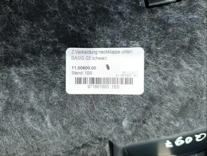 Porsche Panamera (971) (2016 - 2020) 971867605 Обшивка багажника — фото 9