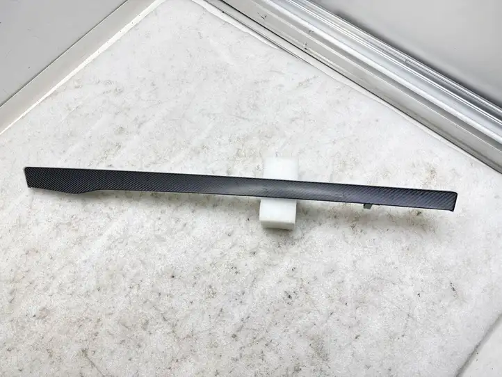 Tesla Model X (2015 - 2021) 103608111A Прочая отделка задней двери — фото 2