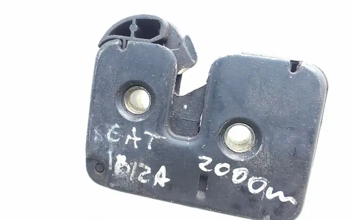 Seat Ibiza II (6k) (1999 - 2002) 6K6827505A Замок крышки багажника — фото 1
