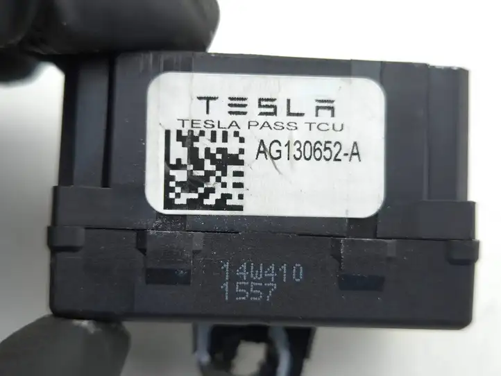 Tesla Model S (2012 - 2016) AG130652A Реле обогрева — фото 9