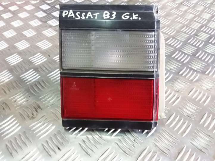 357945107 Volkswagen PASSAT B3 Galinis žibintas dangtyje