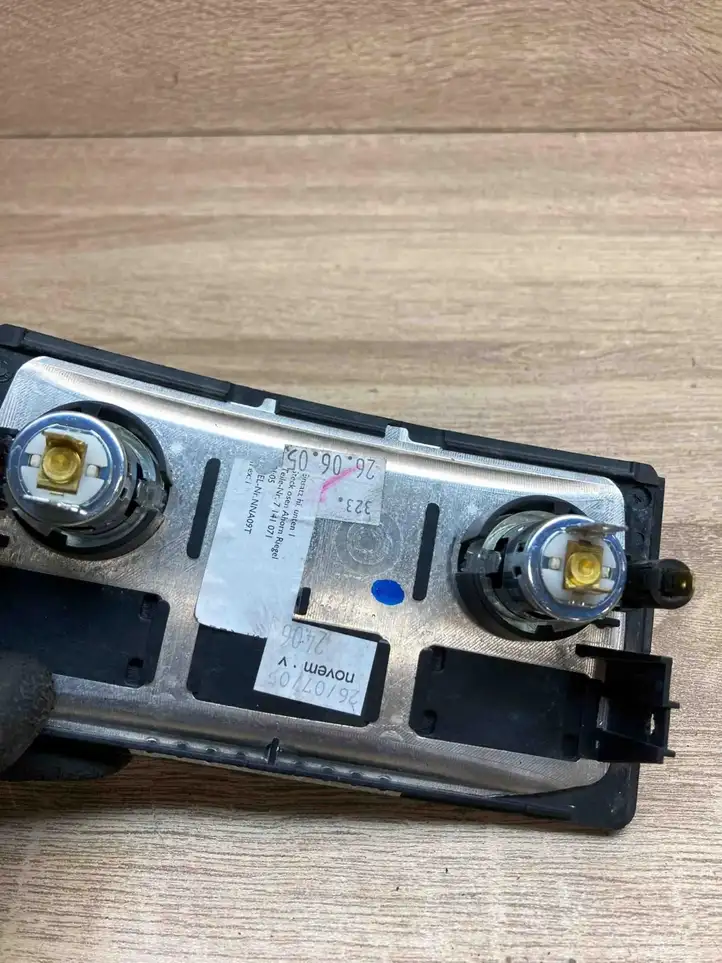 BMW 5 E60 E61 (2004 - 2010) 7141071 Накладка заднего прикуривателя — фото 4