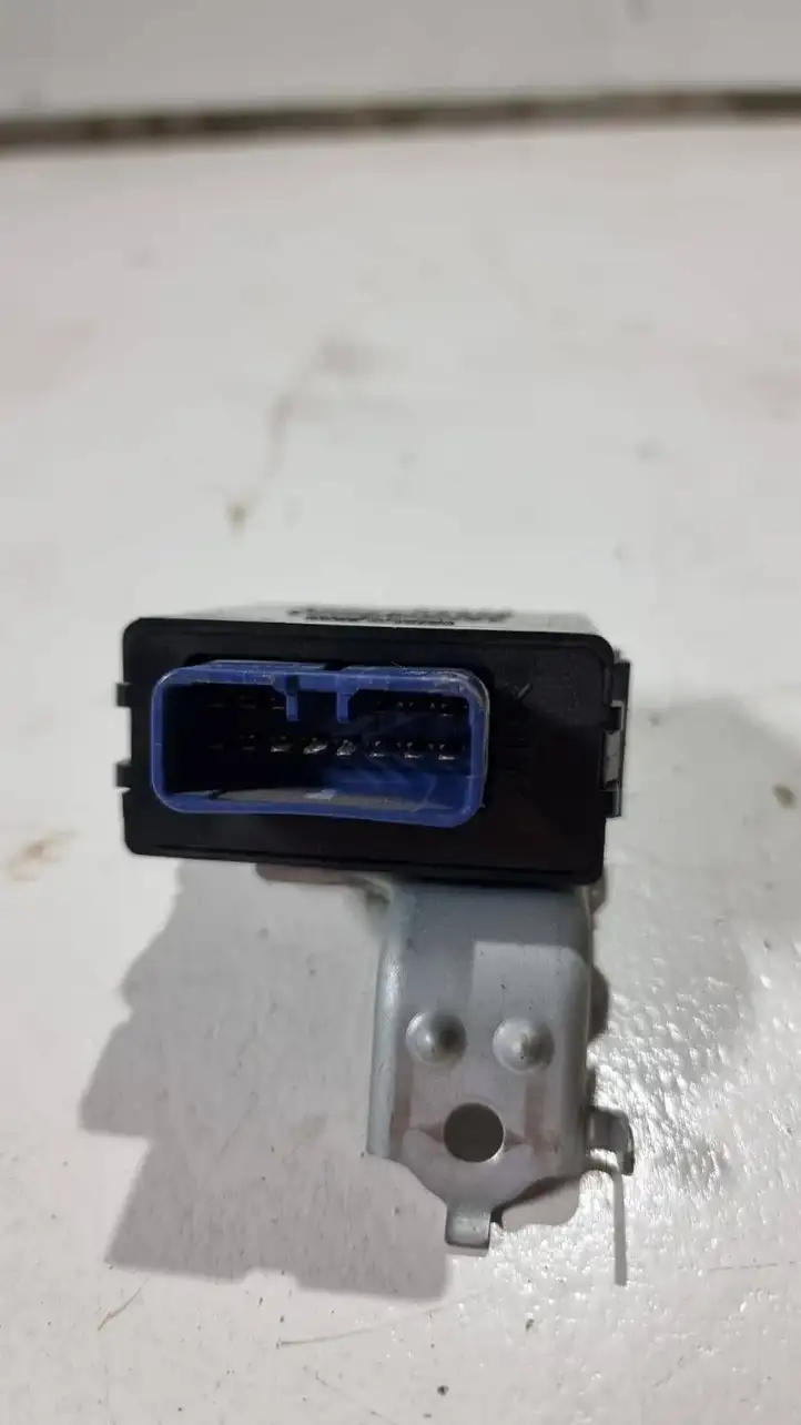 Toyota Aygo AB10 (2005 - 2008) 8264212050 Реле дневных фонарей — фото 2