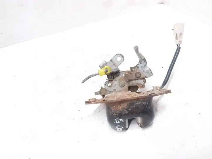 Nissan Almera N16 (2000 - 2010)   Замок задней крышки