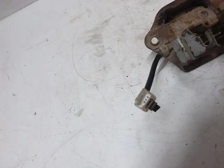 Nissan Almera N16 (2000 - 2010)   Замок задней крышки