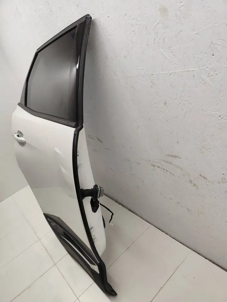 Peugeot 3008 II (2016 - 2023) 9811931880 Ветровик задней двери — фото 6