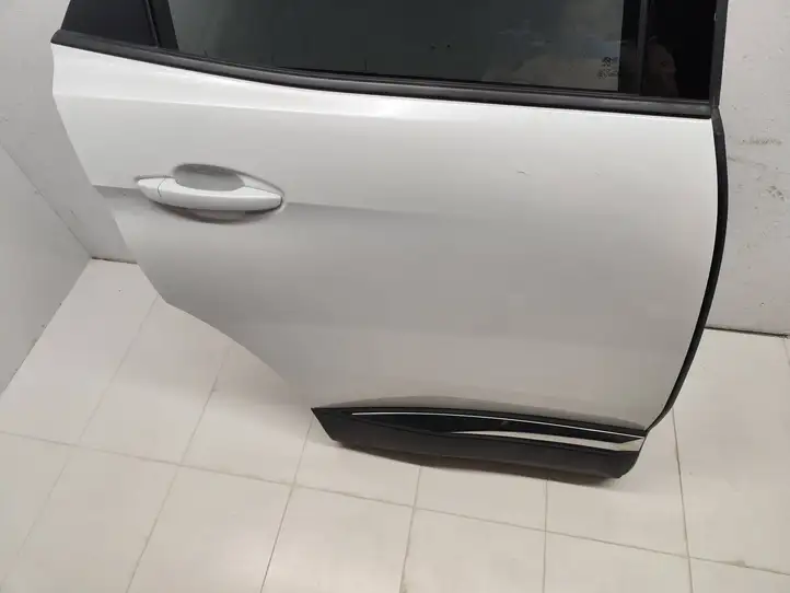 Peugeot 3008 II (2016 - 2023) 9811931880 Ветровик задней двери — фото 7