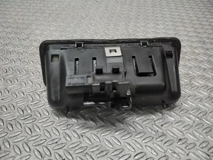 BMW 5 E60 E61 (2004 - 2010) 51247118158 Ручка крышки багажника — фото 2