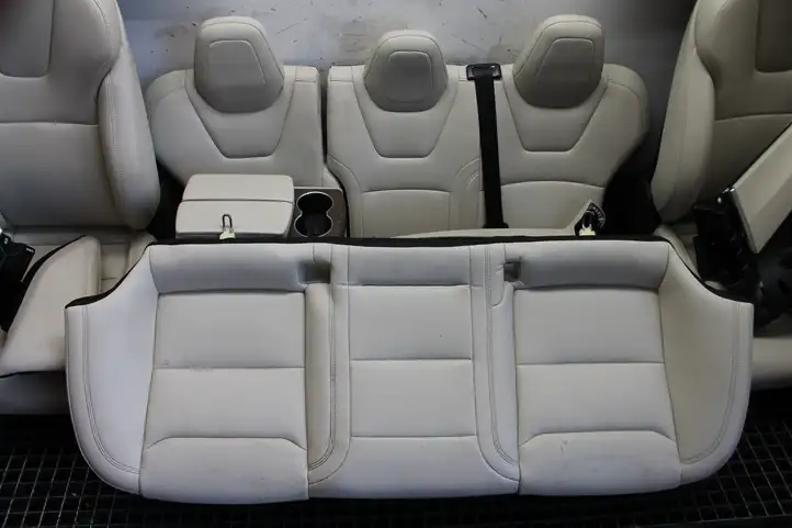 Tesla Model S (2016 - 2021) Комплект салона — фото 3