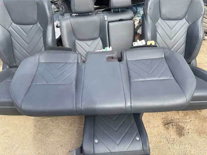 Lexus NX (2021 - ) Комплект салона — фото 9