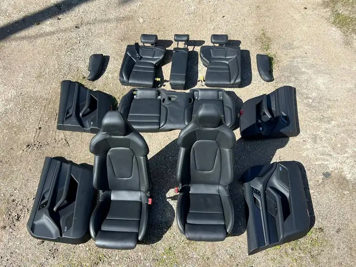 Porsche Taycan 9J1 (2019 - ) Комплект салона — фото 1