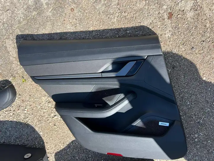 Porsche Taycan 9J1 (2019 - ) Комплект салона — фото 2