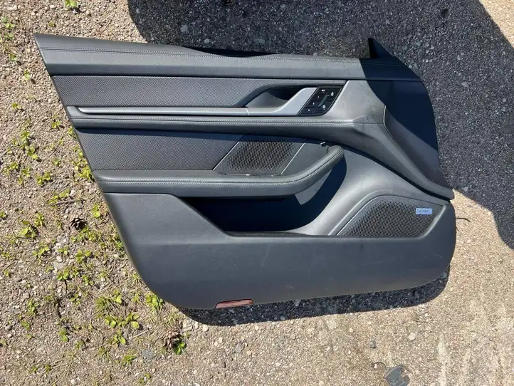 Porsche Taycan 9J1 (2019 - ) Комплект салона — фото 12