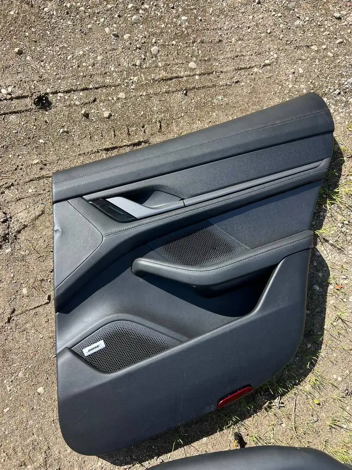 Porsche Taycan 9J1 (2019 - ) Комплект салона — фото 13